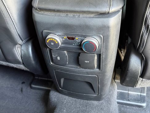 Used 2022 Ford Explorer XLT w/ Equipment Group 202A AWD/4WD image 17