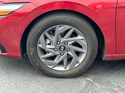 Used 2024 Hyundai Elantra SEL FWD image 12