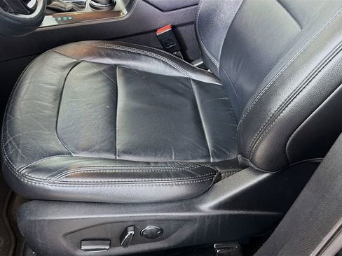 Used 2018 Ford Explorer XLT w/ Equipment Group 202A image 22