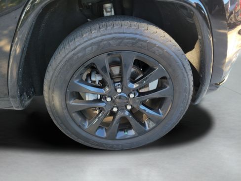 Used 2020 Jeep Grand Cherokee Altitude AWD/4WD image 27