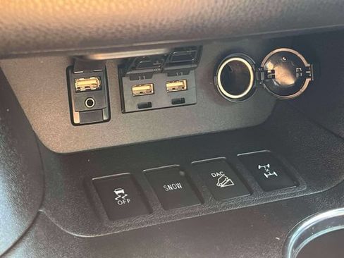 Certified 2019 Toyota Highlander LE AWD/4WD image 34