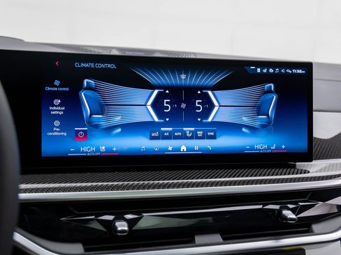 New 2026 BMW X6 M60i w/ Executive Package image 25