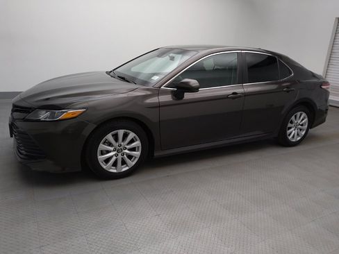 Used 2020 Toyota Camry LE w/ Carpet Mat Package image 2