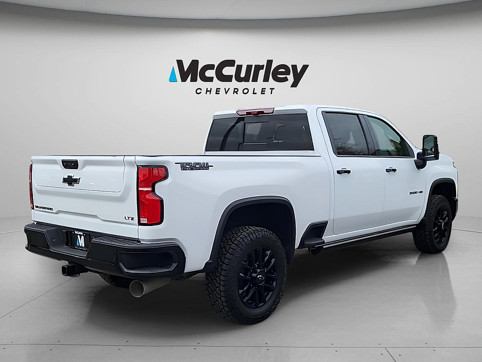 Used 2026 Chevrolet Silverado 3500 LTZ w/ LTZ Plus Package AWD/4WD image 7