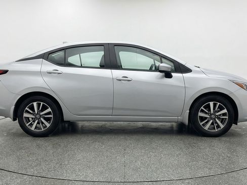 Used 2025 Nissan Versa SV image 11