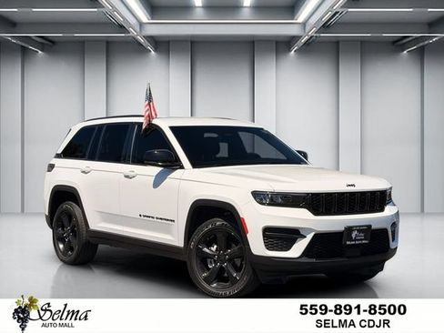 Used 2023 Jeep Grand Cherokee Altitude AWD/4WD image 1