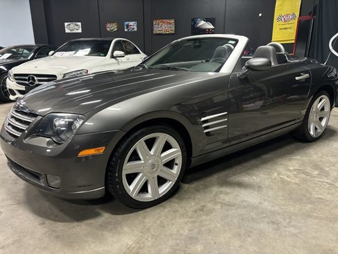 Used 2005 Chrysler Crossfire Limited RWD image 4