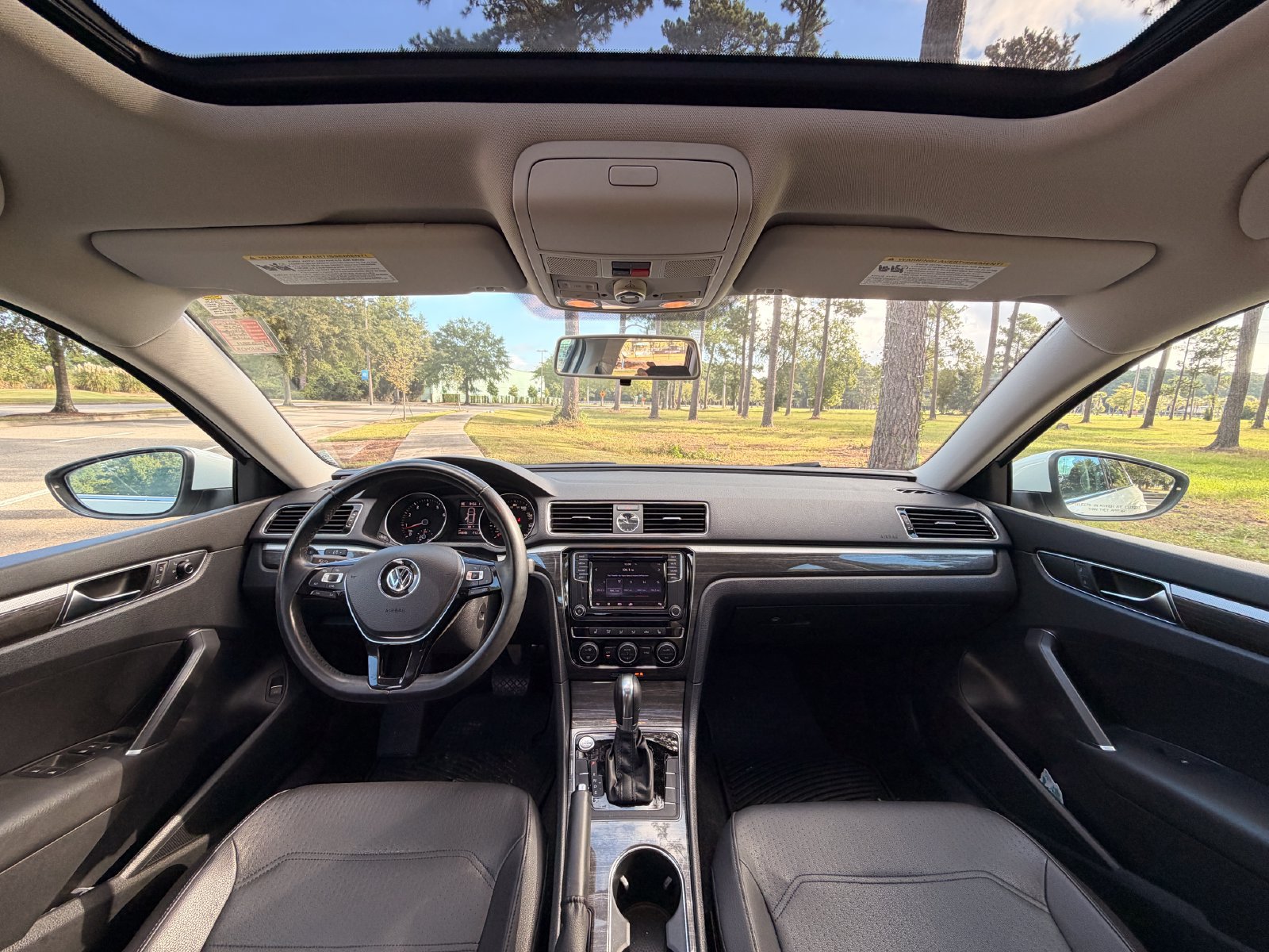 Used 2017 Volkswagen Passat 1.8T SE FWD image 2