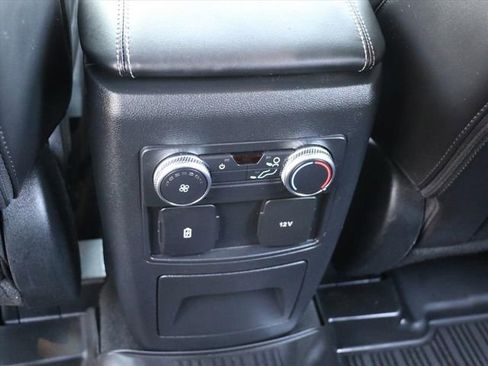 Used 2022 Ford Explorer XLT w/ Equipment Group 202A image 15