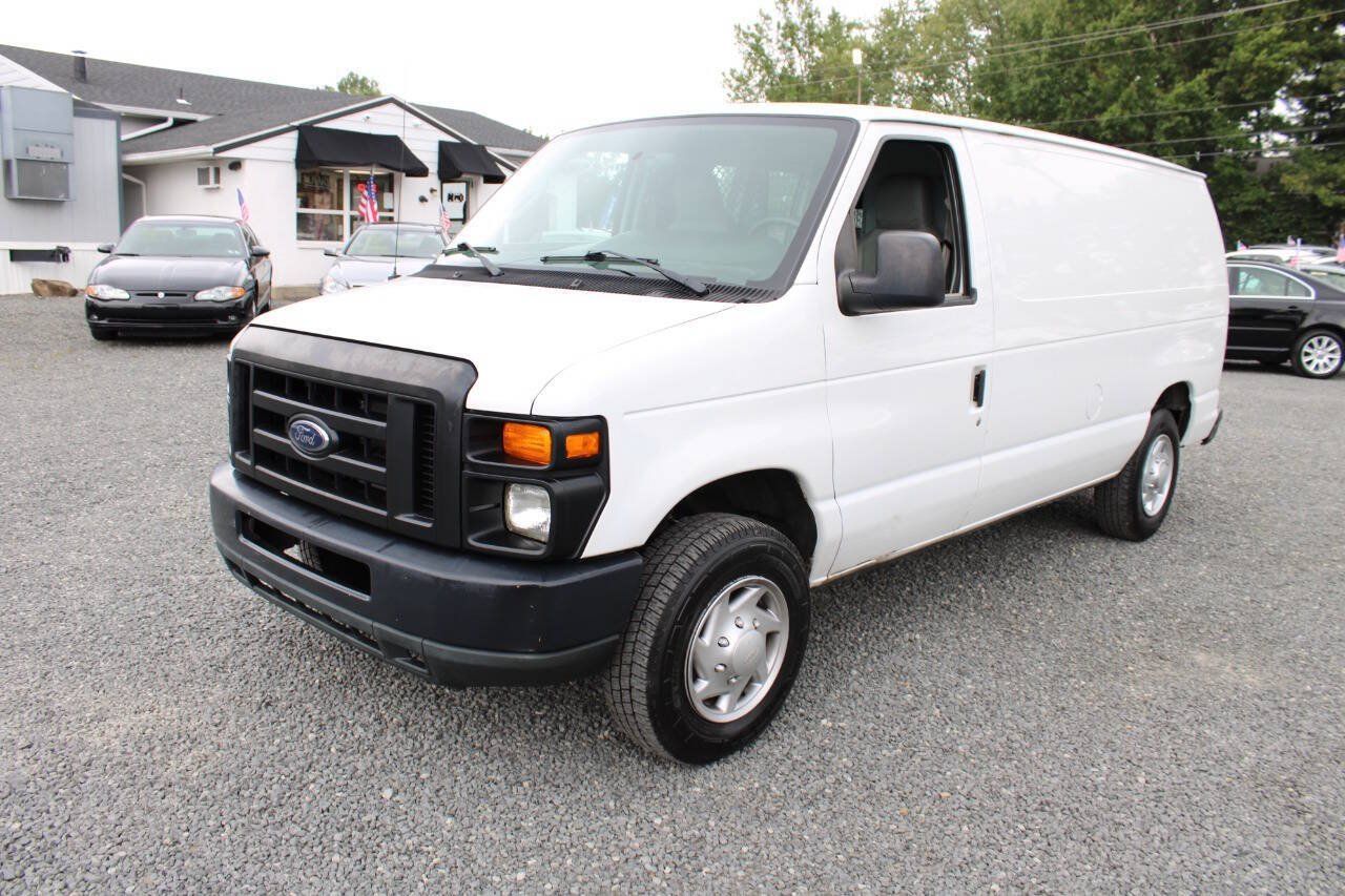 Used 2012 Ford E-150 and Econoline 150 w/ Commercial Cargo Van Pkg RWD image 2