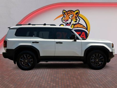 Used 2026 Toyota Land Cruiser w/ Premium Package AWD/4WD image 4
