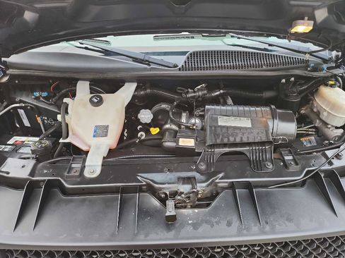 Used 2015 Chevrolet Express 2500 w/ Cold Climate Package image 30
