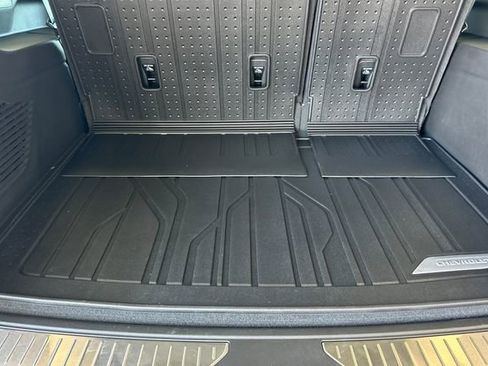 New 2026 Chevrolet Suburban Z71 w/ Z71 Off-Road Package AWD/4WD image 22