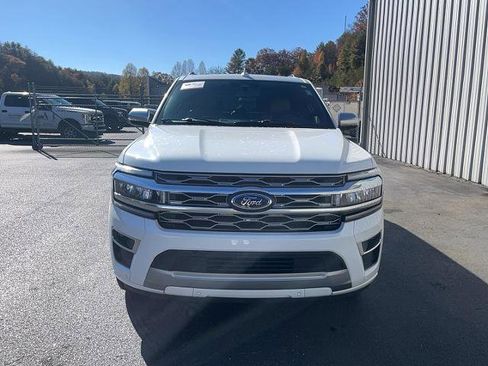 Certified 2024 Ford Expedition Platinum image 3
