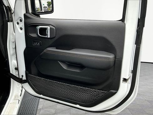 Used 2021 Jeep Wrangler Unlimited Sahara AWD/4WD image 28