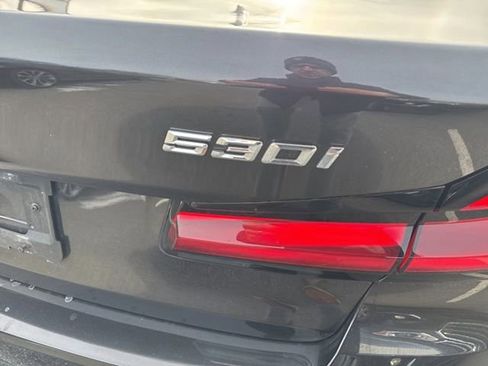 Used 2021 BMW 530i xDrive 530i xDrive w/ Premium Package image 12