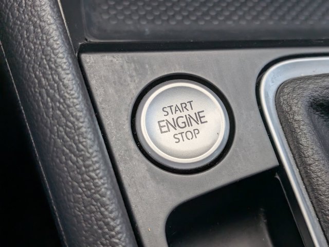 Used 2024 Volkswagen Jetta SE FWD image 29