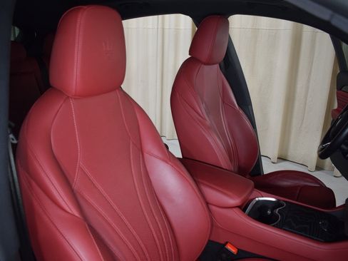 Certified 2023 Maserati Grecale Modena image 23