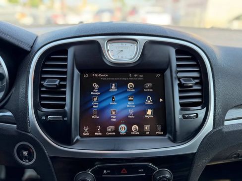 Used 2015 Chrysler 300 Limited RWD image 42