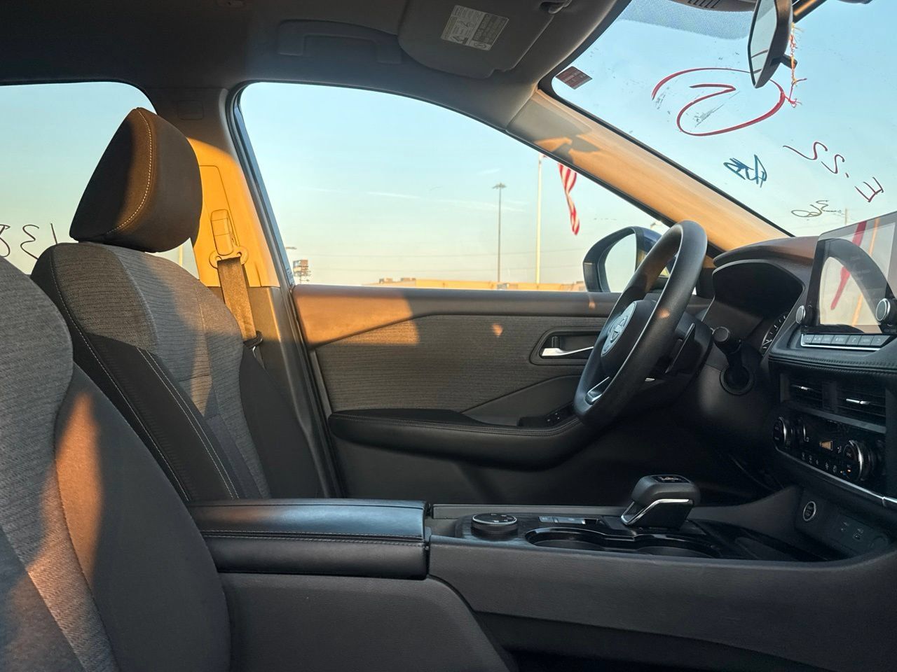 Used 2023 Nissan Rogue SV AWD/4WD image 28
