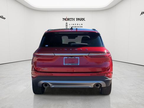 New 2026 Lincoln Corsair Reserve FWD image 4