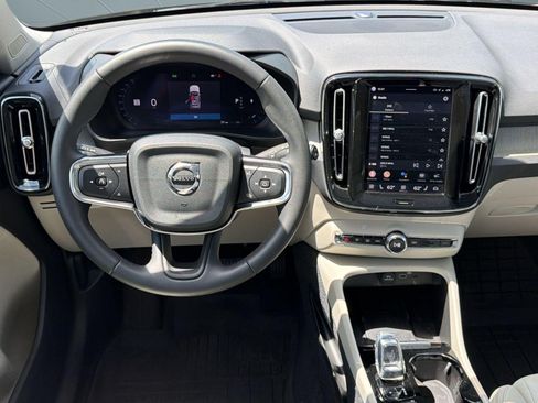 Certified 2024 Volvo XC40 B5 Plus AWD/4WD image 28