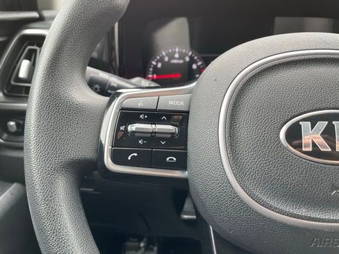 Used 2021 Kia Sorento LX AWD/4WD image 15