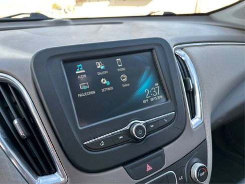 Used 2016 Chevrolet Malibu LT FWD image 25