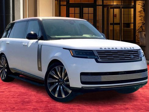 New 2025 Land Rover Range Rover SV image 3