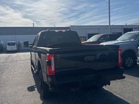 Certified 2025 Ford F250 XLT w/ Black Appearance Package AWD/4WD image 4
