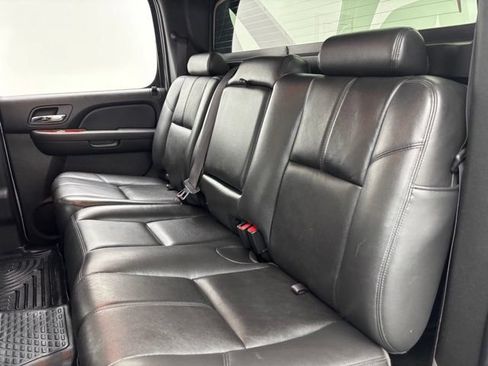 Used 2012 Chevrolet Avalanche LT AWD/4WD image 38