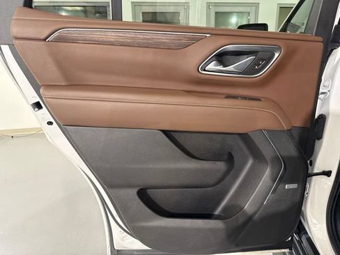 Used 2021 Chevrolet Tahoe High Country AWD/4WD image 15