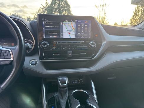 Used 2022 Toyota Highlander Platinum image 21