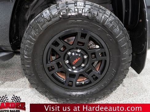 Used 2019 Toyota 4Runner SR5 Premium image 10