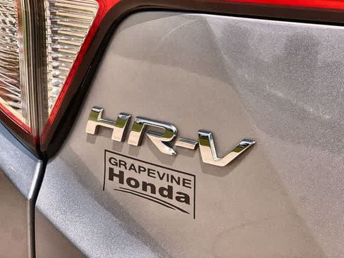 Used 2022 Honda HR-V EX image 8