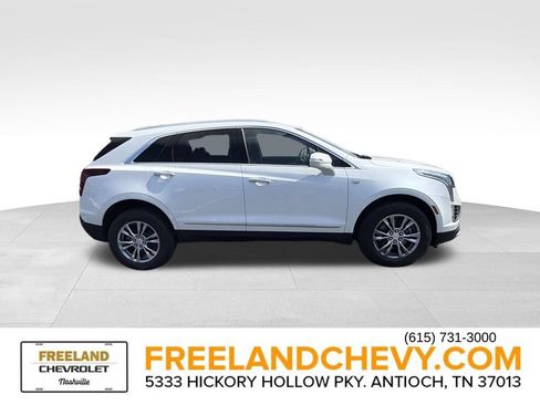 Used 2022 Cadillac XT5 Premium Luxury AWD/4WD image 2