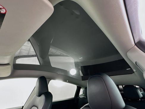 Used 2023 Tesla Model Y Performance image 26