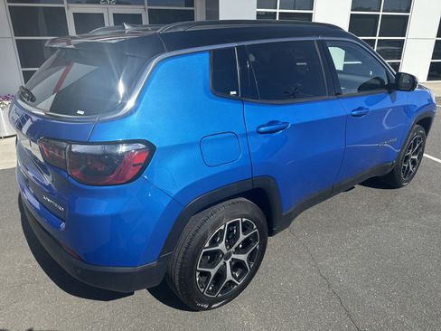 Used 2025 Jeep Compass Limited AWD/4WD image 8
