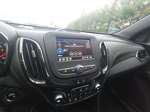 Used 2023 Chevrolet Equinox RS image 8