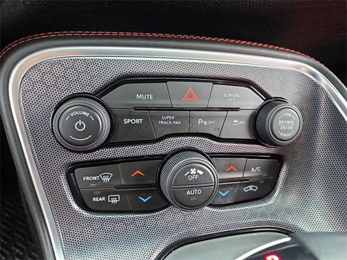 Used 2018 Dodge Challenger GT w/ GT Interior Package image 16