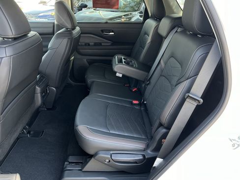 Certified 2024 Nissan Pathfinder Platinum w/ Cargo Package FWD image 26