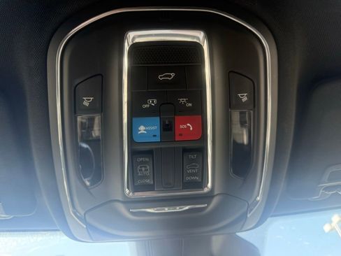 Used 2024 Jeep Grand Cherokee L Altitude AWD/4WD image 30
