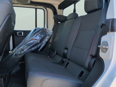 New 2026 Jeep Gladiator Rubicon w/ Safety Group AWD/4WD image 31