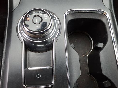 Used 2020 Ford Fusion Energi Titanium image 32