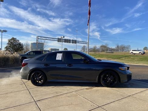 Used 2025 Honda Civic Sport image 12