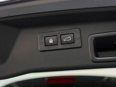 New 2026 Subaru Outback Touring image 9