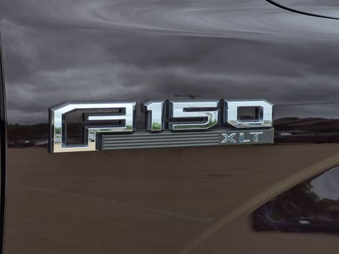 Used 2019 Ford F150 XLT w/ Equipment Group 302A Luxury AWD/4WD image 9