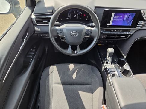 Used 2025 Toyota Camry LE FWD image 14