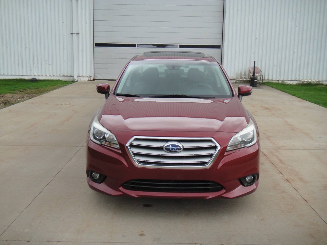 Used 2017 Subaru Legacy 2.5i Limited AWD/4WD image 3