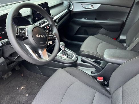 Used 2024 Kia Forte LXS w/ LXS Technology Package image 3